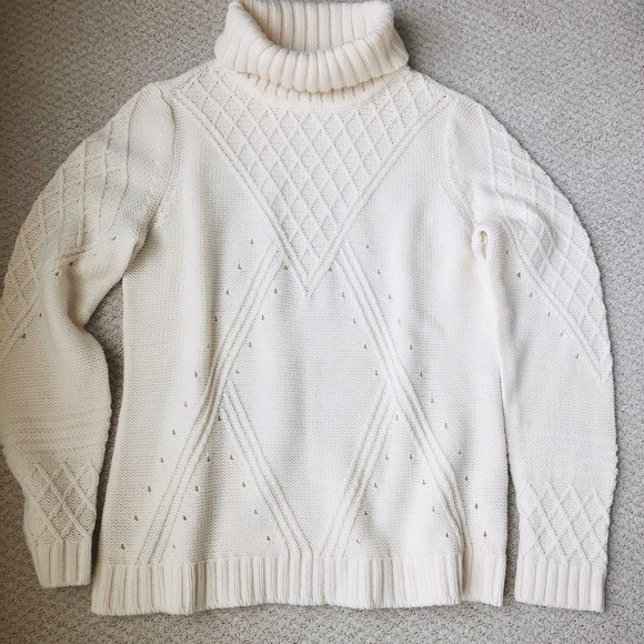Cream Sweater Size L Like New - Picture 2 of 6